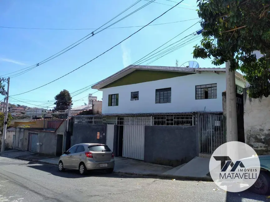 Casa com 3 quartos à venda, 180m2 em Dom Bosco, Pocos De Caldas - MG - imagem 2 Foto 2 de Casa com 3 quartos à venda, 180m2 em Dom Bosco, Pocos De Caldas - MG