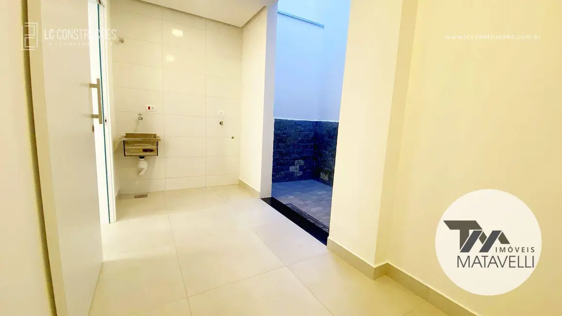 Casa com 3 quartos à venda, 200m2 em Jardim das Acácias, Pocos De Caldas - MG - imagem 3 Foto 3 de Casa com 3 quartos à venda, 200m2 em Jardim das Acácias, Pocos De Caldas - MG