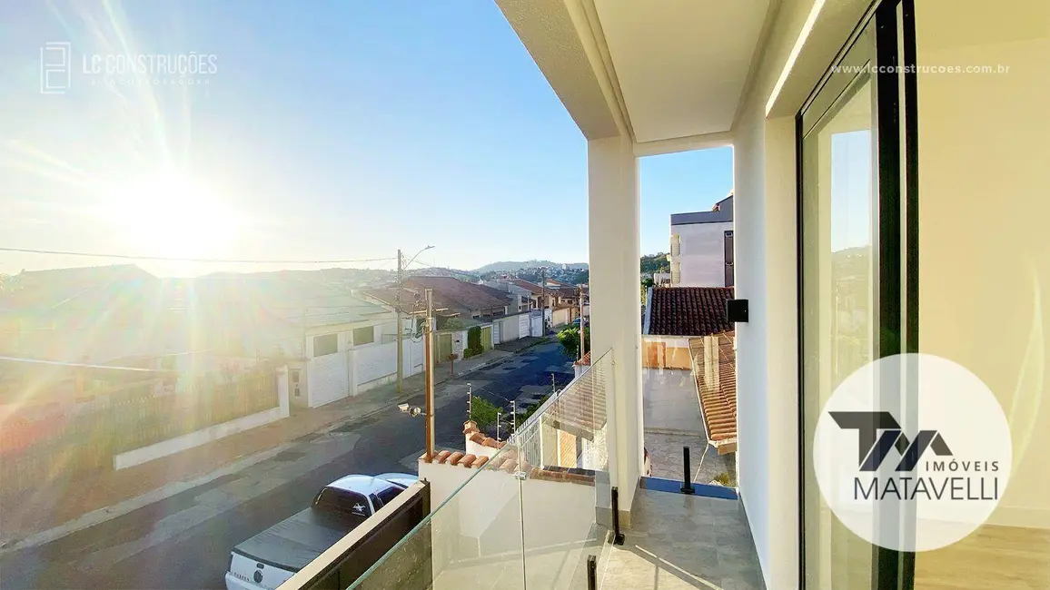 Casa com 3 quartos à venda, 200m2 em Jardim das Acácias, Pocos De Caldas - MG - imagem 6 Foto 6 de Casa com 3 quartos à venda, 200m2 em Jardim das Acácias, Pocos De Caldas - MG