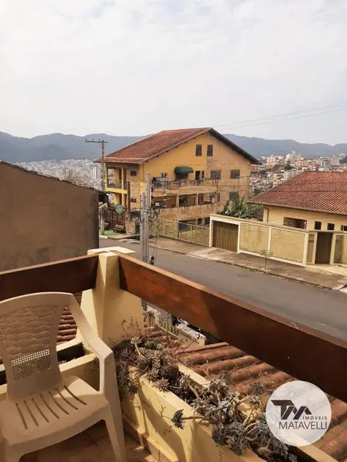 Casa com 4 quartos à venda, 231m2 em Jardim Vitória, Pocos De Caldas - MG - imagem 3 Foto 3 de Casa com 4 quartos à venda, 231m2 em Jardim Vitória, Pocos De Caldas - MG