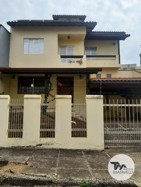 Casa com 4 quartos à venda, 231m2 em Jardim Vitória, Pocos De Caldas - MG - imagem 1 Foto 1 de Casa com 4 quartos à venda, 231m2 em Jardim Vitória, Pocos De Caldas - MG