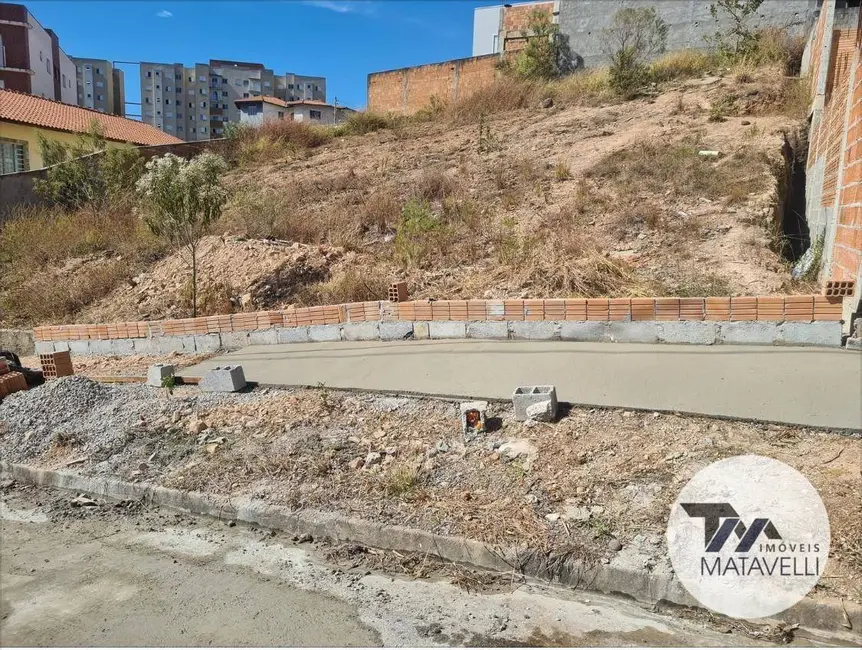 Foto 1 de Terreno / Lote à venda, 251m2 em Pocos De Caldas - MG