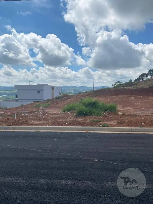 Foto 1 de Terreno / Lote à venda, 300m2 em Jardim Bandeirantes, Pocos De Caldas - MG