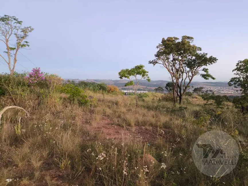 Foto 2 de Terreno / Lote à venda, 250m2 em Jardim Bandeirantes, Pocos De Caldas - MG