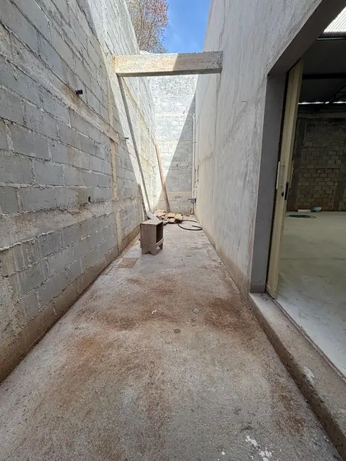 Armazém / Galpão para alugar, 300m2 em Jardim Quisisana, Pocos De Caldas - MG - imagem 4 Foto 4 de Armazém / Galpão para alugar, 300m2 em Jardim Quisisana, Pocos De Caldas - MG