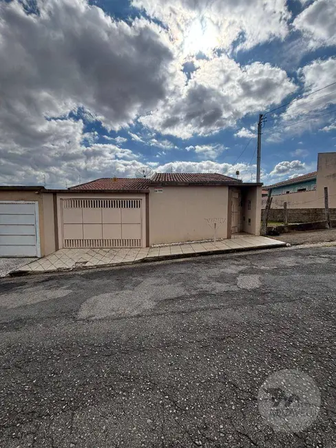 Foto 1 de Casa de Condomínio com 3 quartos para alugar, 250m2 em Jardim Amaryllis, Pocos De Caldas - MG