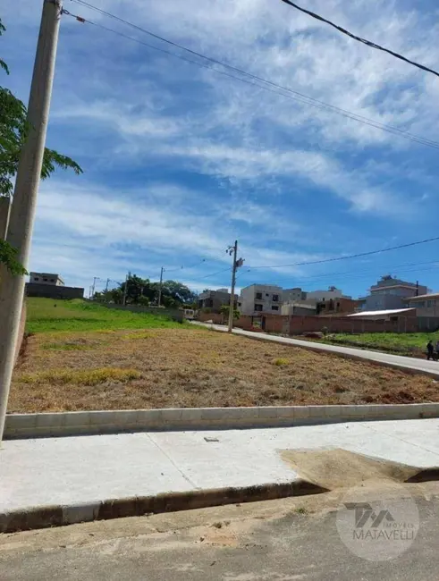 Foto 1 de Terreno / Lote à venda, 420m2 em Parque Pinheiros, Pocos De Caldas - MG