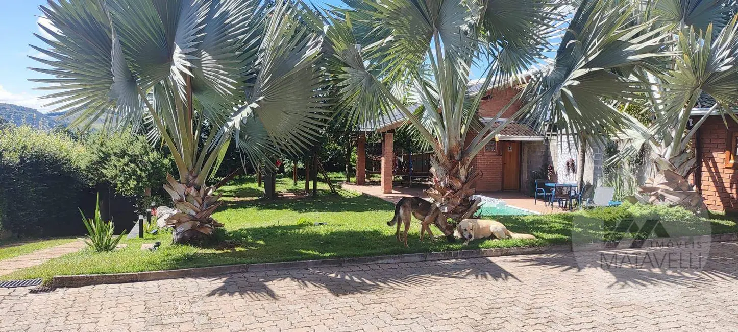 Chácara com 3 quartos à venda, 850m2 em Morada dos Pássaros, Pocos De Caldas - MG - imagem 6 Foto 6 de Chácara com 3 quartos à venda, 850m2 em Morada dos Pássaros, Pocos De Caldas - MG