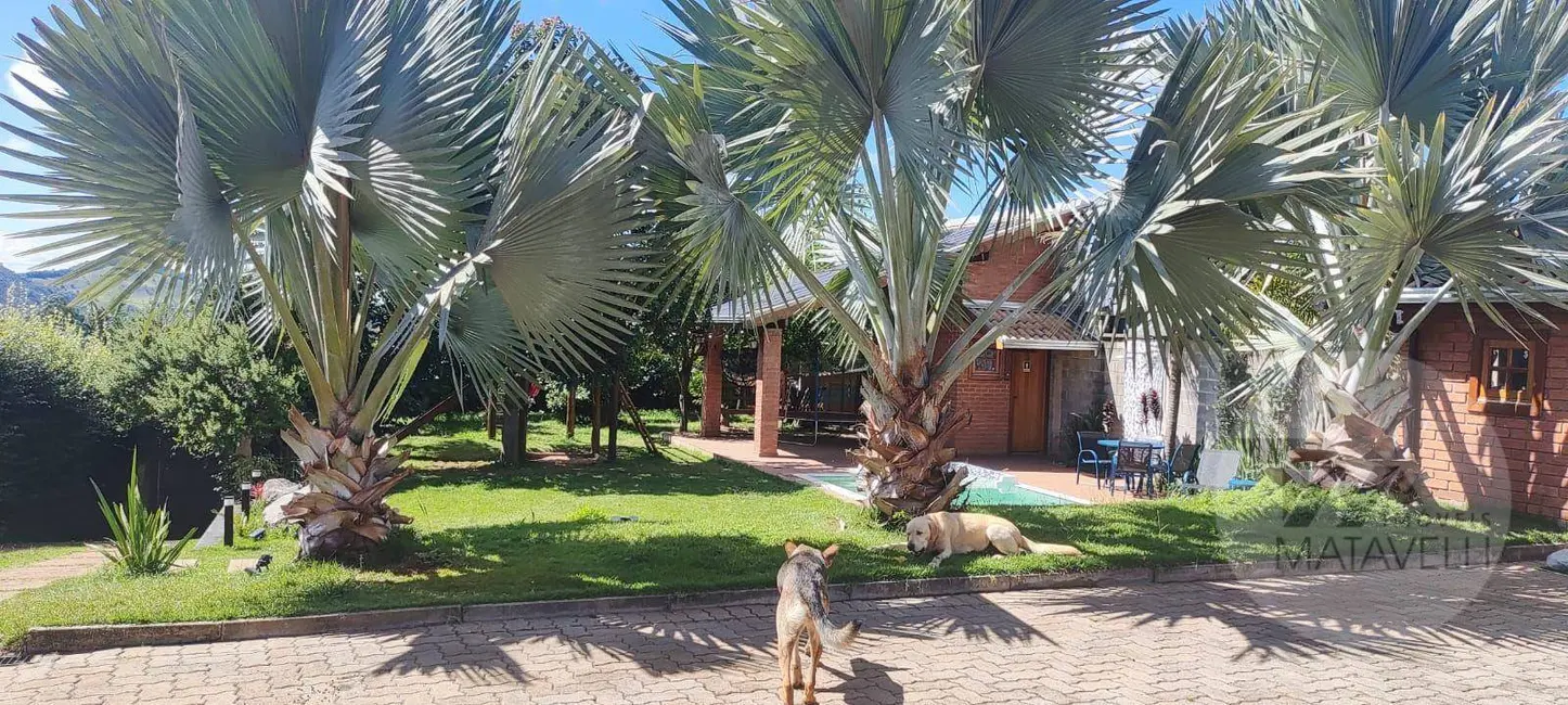 Chácara com 3 quartos à venda, 850m2 em Morada dos Pássaros, Pocos De Caldas - MG - imagem 5 Foto 5 de Chácara com 3 quartos à venda, 850m2 em Morada dos Pássaros, Pocos De Caldas - MG