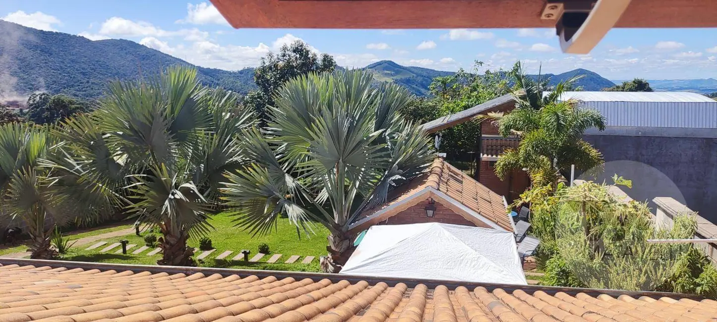 Chácara com 3 quartos à venda, 850m2 em Morada dos Pássaros, Pocos De Caldas - MG - imagem 3 Foto 3 de Chácara com 3 quartos à venda, 850m2 em Morada dos Pássaros, Pocos De Caldas - MG