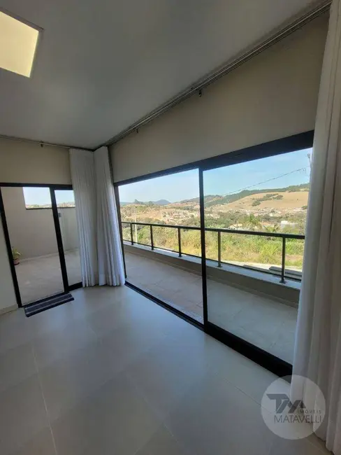 Casa de Condomínio com 2 quartos à venda, 200m2 em Morada dos Pássaros, Pocos De Caldas - MG - imagem 2 Foto 2 de Casa de Condomínio com 2 quartos à venda, 200m2 em Morada dos Pássaros, Pocos De Caldas - MG