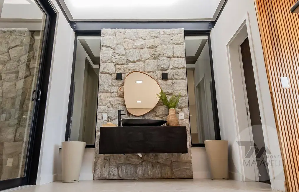 Casa de Condomínio com 3 quartos à venda, 670m2 em Bortolan Sul, Pocos De Caldas - MG - imagem 3 Foto 3 de Casa de Condomínio com 3 quartos à venda, 670m2 em Bortolan Sul, Pocos De Caldas - MG