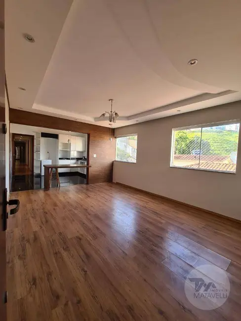 Apartamento com 3 quartos para alugar, 122m2 em Jardim Filipino, Pocos De Caldas - MG - imagem 2 Foto 2 de Apartamento com 3 quartos para alugar, 122m2 em Jardim Filipino, Pocos De Caldas - MG