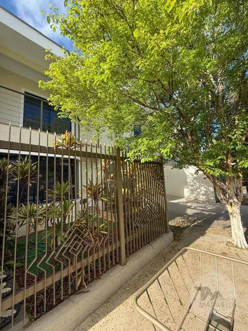 Casa de Condomínio com 3 quartos à venda, 240m2 em Santa Ângela, Pocos De Caldas - MG - imagem 2 Foto 2 de Casa de Condomínio com 3 quartos à venda, 240m2 em Santa Ângela, Pocos De Caldas - MG