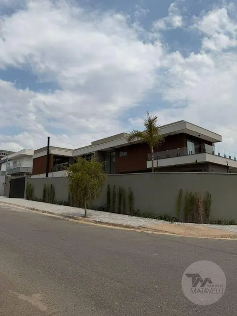 Casa de Condomínio com 3 quartos à venda, 451m2 em Pocos De Caldas - MG - imagem 2 Foto 2 de Casa de Condomínio com 3 quartos à venda, 451m2 em Pocos De Caldas - MG