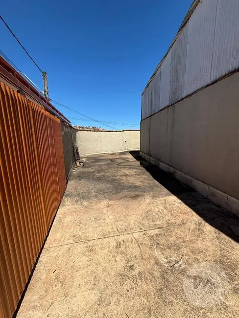 Armazém / Galpão para alugar, 500m2 em Jardim Philadélphia, Pocos De Caldas - MG - imagem 4 Foto 4 de Armazém / Galpão para alugar, 500m2 em Jardim Philadélphia, Pocos De Caldas - MG