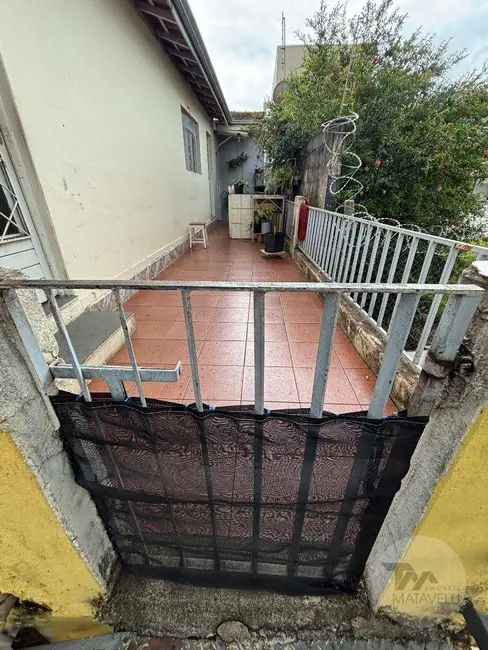 Casa com 2 quartos para alugar, 250m2 em Centro, Pocos De Caldas - MG - imagem 5 Foto 5 de Casa com 2 quartos para alugar, 250m2 em Centro, Pocos De Caldas - MG