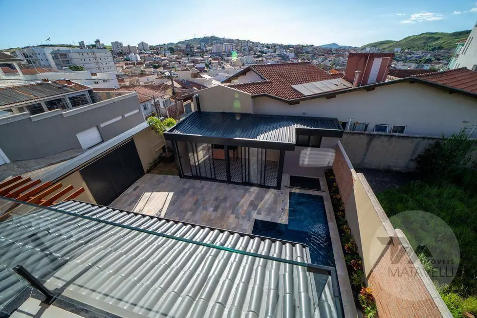 Foto 2 de Casa de Condomínio com 2 quartos à venda, 317m2 em Jardim das Hortênsias, Pocos De Caldas - MG