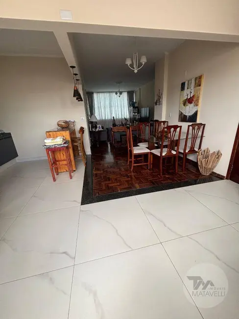 Apartamento com 3 quartos para alugar, 120m2 em Centro, Pocos De Caldas - MG - imagem 4 Foto 4 de Apartamento com 3 quartos para alugar, 120m2 em Centro, Pocos De Caldas - MG