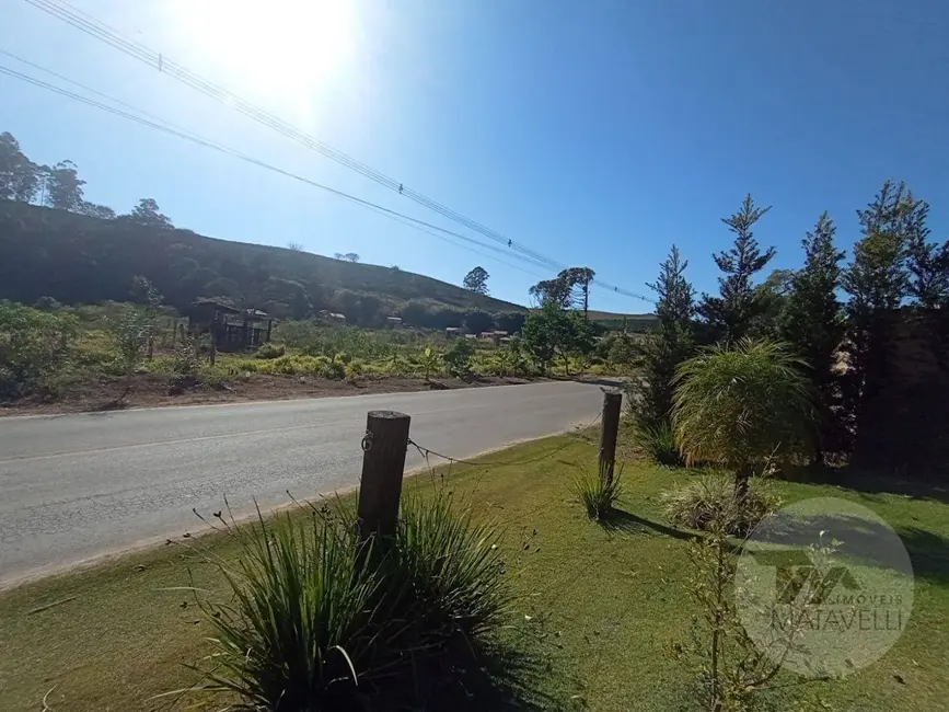 Chácara com 3 quartos à venda, 600m2 em Chácara Santa Bárbara, Pocos De Caldas - MG - imagem 4 Foto 4 de Chácara com 3 quartos à venda, 600m2 em Chácara Santa Bárbara, Pocos De Caldas - MG