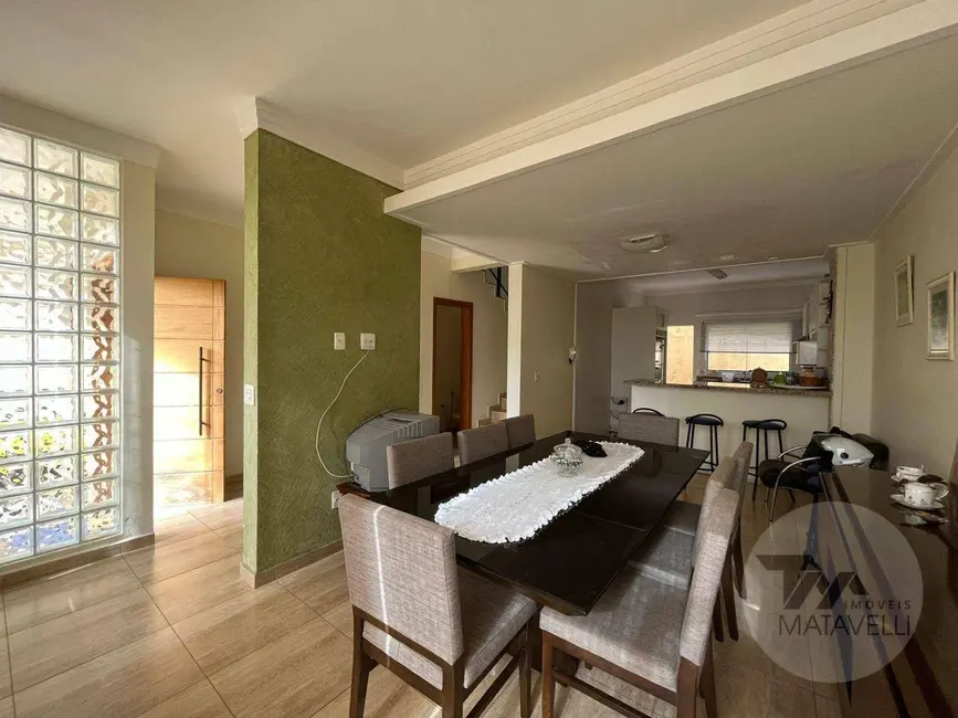 Casa de Condomínio com 3 quartos à venda, 250m2 em Jardim Centenário, Pocos De Caldas - MG - imagem 9 Foto 9 de Casa de Condomínio com 3 quartos à venda, 250m2 em Jardim Centenário, Pocos De Caldas - MG