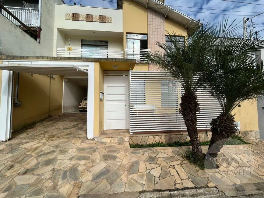 Casa de Condomínio com 3 quartos à venda, 250m2 em Jardim Centenário, Pocos De Caldas - MG - imagem 2 Foto 2 de Casa de Condomínio com 3 quartos à venda, 250m2 em Jardim Centenário, Pocos De Caldas - MG