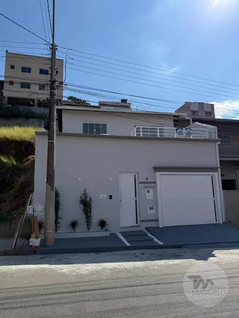 Foto 1 de Casa com 3 quartos à venda, 225m2 em Jardim Centenário, Pocos De Caldas - MG