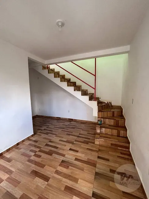 Casa com 2 quartos para alugar, 80m2 em Vila Cruz, Pocos De Caldas - MG - imagem 2 Foto 2 de Casa com 2 quartos para alugar, 80m2 em Vila Cruz, Pocos De Caldas - MG
