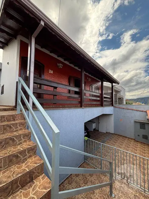 Foto 2 de Casa com 3 quartos à venda, 260m2 em Jardim Centenário, Pocos De Caldas - MG