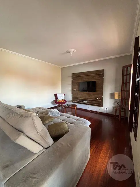Foto 3 de Casa com 3 quartos à venda, 260m2 em Jardim Centenário, Pocos De Caldas - MG