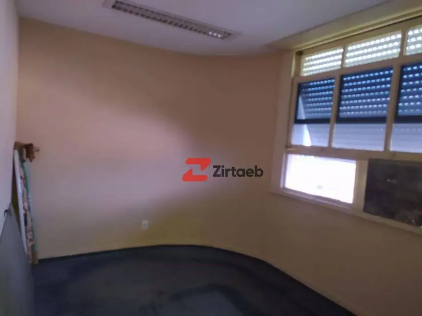 Sala Comercial à venda, 45m2 em Centro, Rio De Janeiro - RJ - imagem 5 Foto 5 de Sala Comercial à venda, 45m2 em Centro, Rio De Janeiro - RJ