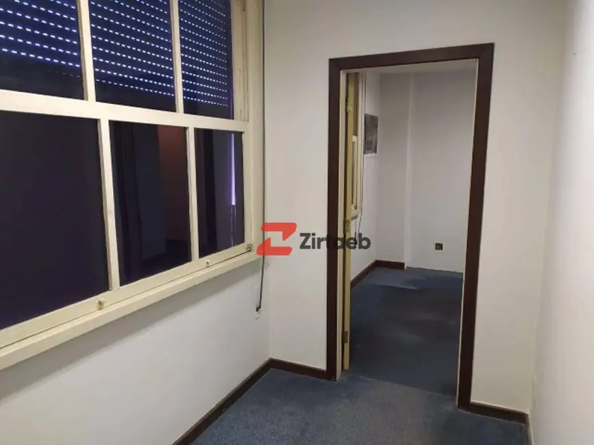Sala Comercial à venda, 45m2 em Centro, Rio De Janeiro - RJ - imagem 3 Foto 3 de Sala Comercial à venda, 45m2 em Centro, Rio De Janeiro - RJ