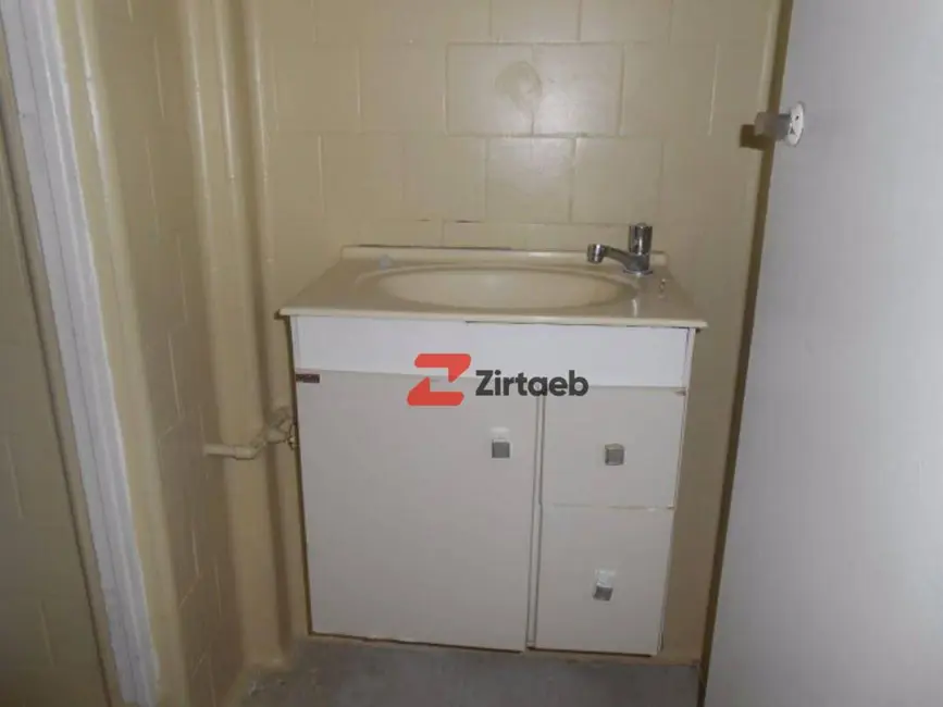 Sala Comercial para alugar, 28m2 em Centro, Rio De Janeiro - RJ - imagem 3 Foto 3 de Sala Comercial para alugar, 28m2 em Centro, Rio De Janeiro - RJ