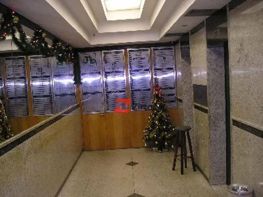 Sala Comercial para alugar, 30m2 em Centro, Rio De Janeiro - RJ - imagem 4 Foto 4 de Sala Comercial para alugar, 30m2 em Centro, Rio De Janeiro - RJ