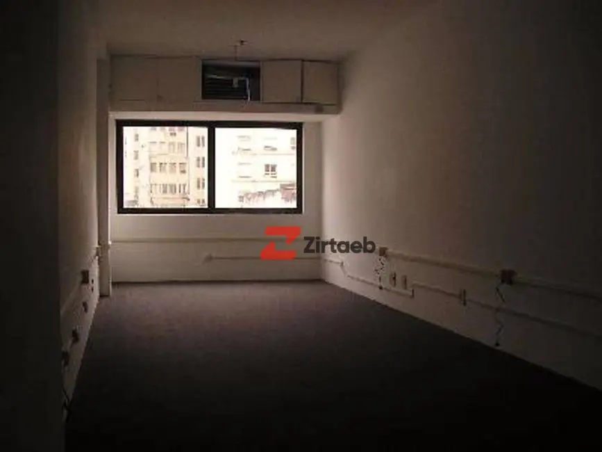 Sala Comercial para alugar, 30m2 em Centro, Rio De Janeiro - RJ - imagem 3 Foto 3 de Sala Comercial para alugar, 30m2 em Centro, Rio De Janeiro - RJ