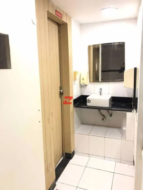 Loja para alugar, 175m2 em Centro, Rio De Janeiro - RJ - imagem 9 Foto 9 de Loja para alugar, 175m2 em Centro, Rio De Janeiro - RJ