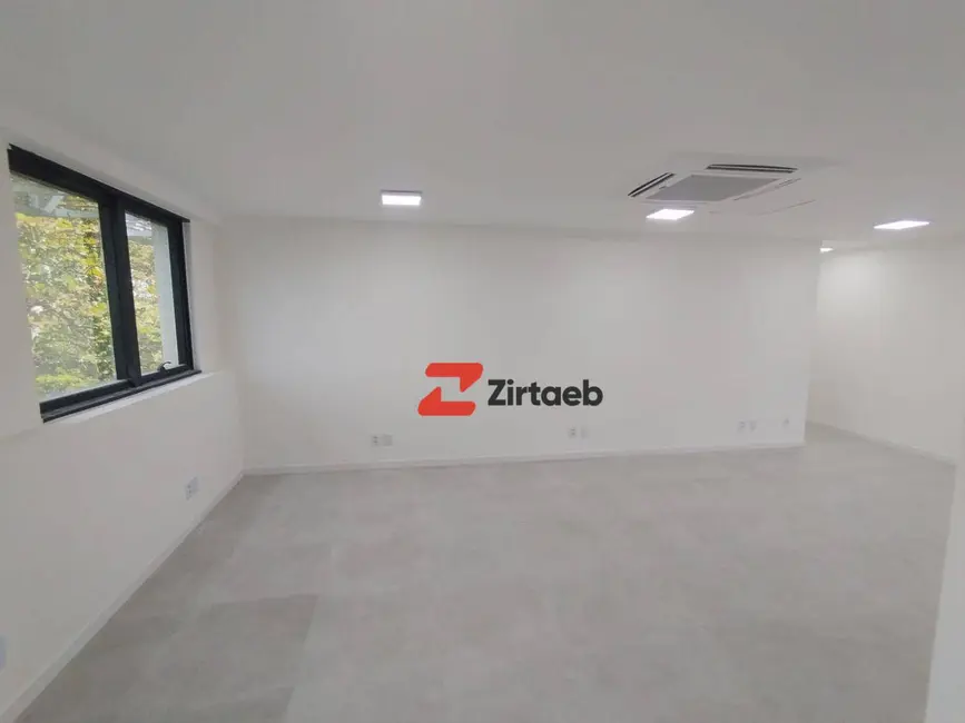Sala Comercial para alugar, 41m2 em Barra da Tijuca, Rio De Janeiro - RJ - imagem 1 Foto 1 de Sala Comercial para alugar, 41m2 em Barra da Tijuca, Rio De Janeiro - RJ