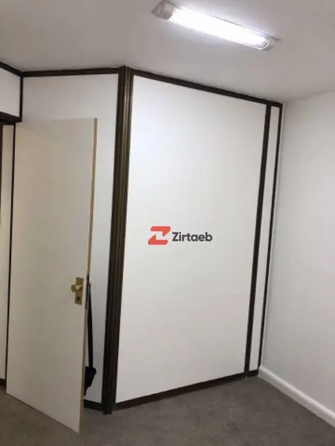 Sala Comercial para alugar, 42m2 em Centro, Rio De Janeiro - RJ - imagem 5 Foto 5 de Sala Comercial para alugar, 42m2 em Centro, Rio De Janeiro - RJ