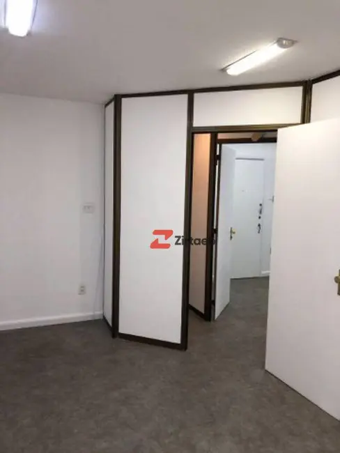 Sala Comercial para alugar, 42m2 em Centro, Rio De Janeiro - RJ - imagem 2 Foto 2 de Sala Comercial para alugar, 42m2 em Centro, Rio De Janeiro - RJ