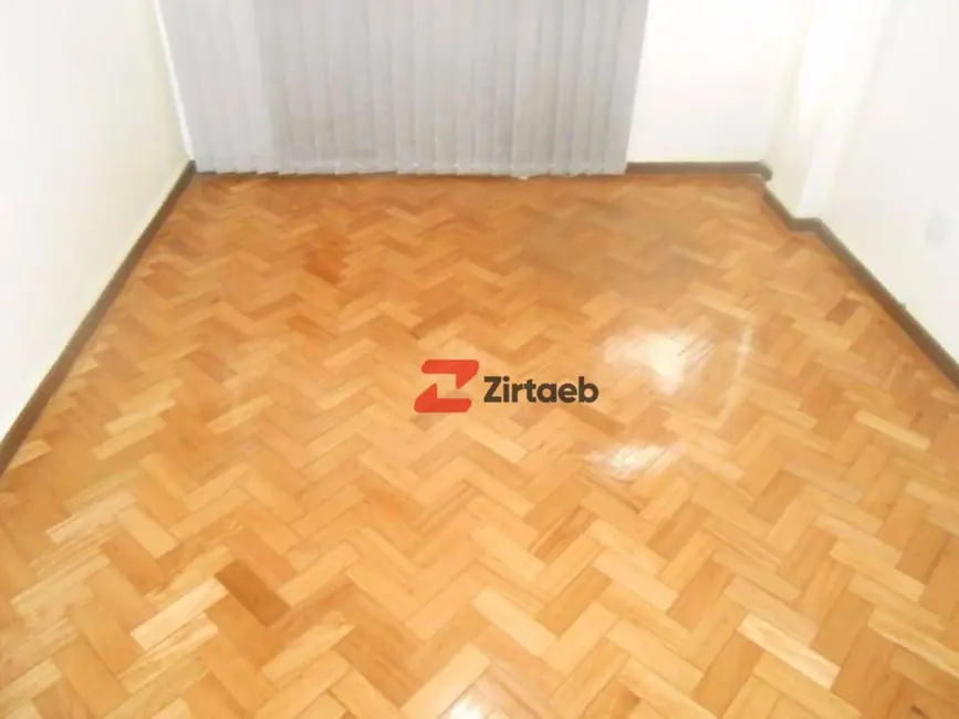 Sala Comercial para alugar, 40m2 em Centro, Rio De Janeiro - RJ - imagem 5 Foto 5 de Sala Comercial para alugar, 40m2 em Centro, Rio De Janeiro - RJ