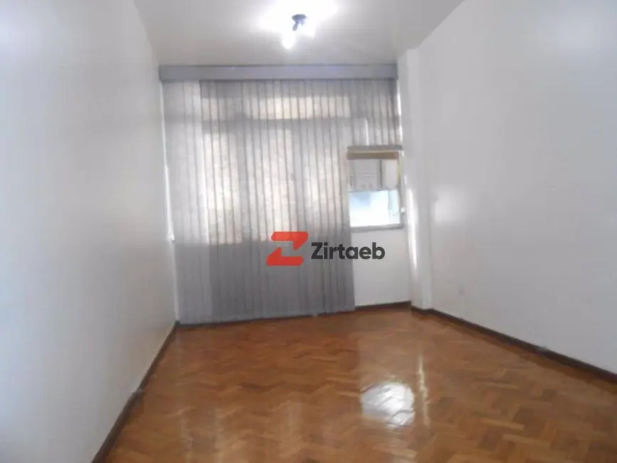 Sala Comercial para alugar, 40m2 em Centro, Rio De Janeiro - RJ - imagem 4 Foto 4 de Sala Comercial para alugar, 40m2 em Centro, Rio De Janeiro - RJ