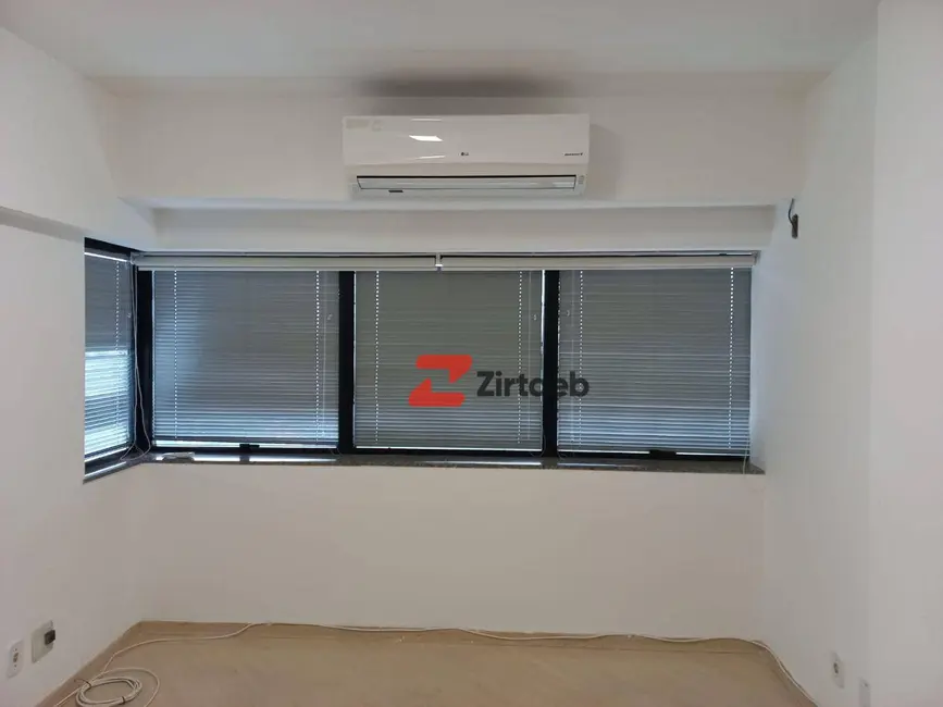 Foto 1 de Sala Comercial para alugar, 28m2 em Barra da Tijuca, Rio De Janeiro - RJ