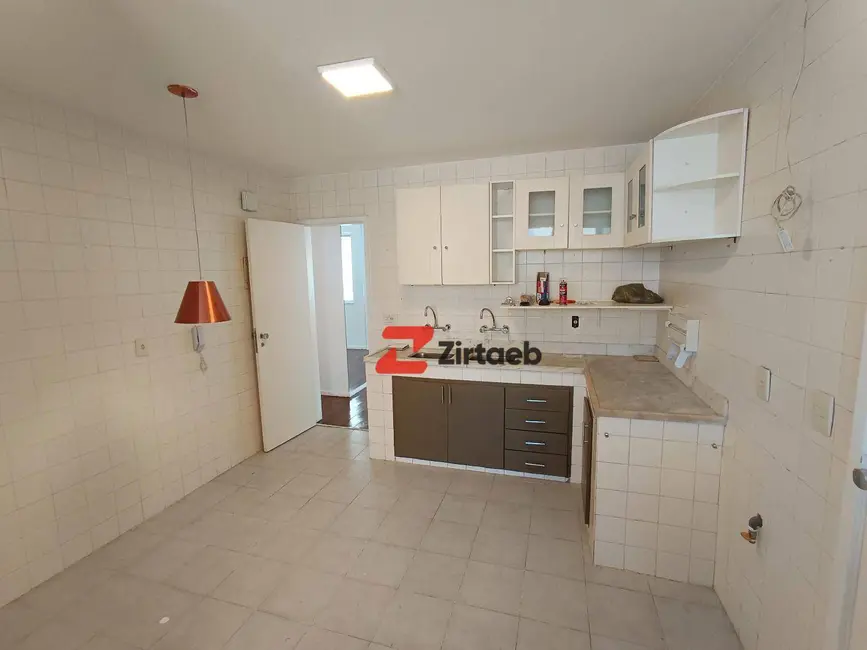 Apartamento com 3 quartos para alugar, 109m2 em Lagoa, Rio De Janeiro - RJ - imagem 8 Foto 8 de Apartamento com 3 quartos para alugar, 109m2 em Lagoa, Rio De Janeiro - RJ