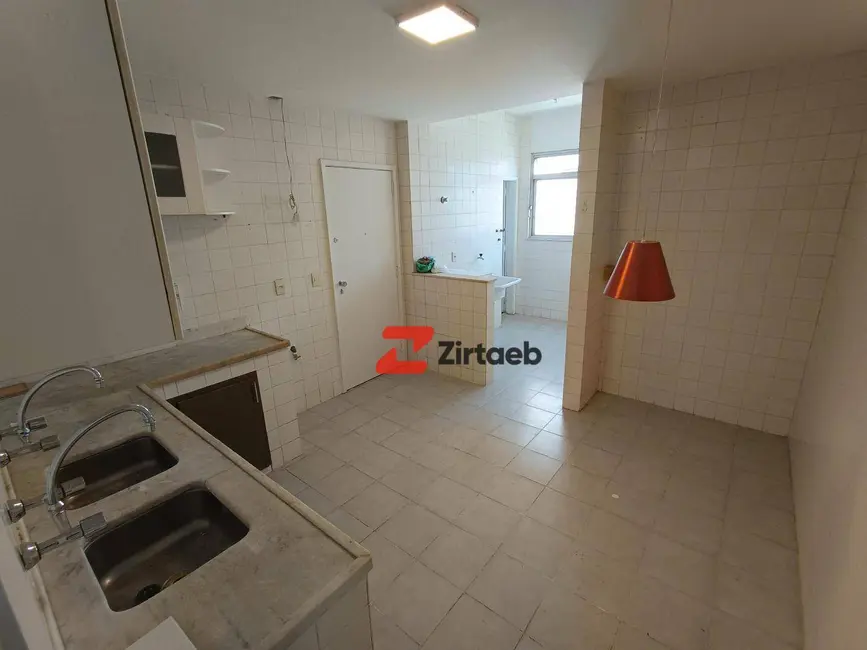 Apartamento com 3 quartos para alugar, 109m2 em Lagoa, Rio De Janeiro - RJ - imagem 4 Foto 4 de Apartamento com 3 quartos para alugar, 109m2 em Lagoa, Rio De Janeiro - RJ