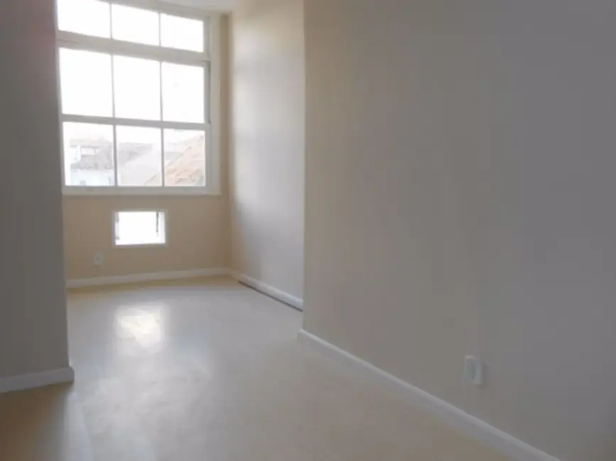 Foto 3 de Apartamento com 2 quartos para alugar, 70m2 em Copacabana, Rio De Janeiro - RJ