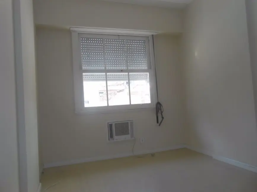 Foto 4 de Apartamento com 2 quartos para alugar, 70m2 em Copacabana, Rio De Janeiro - RJ