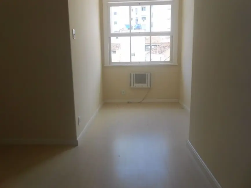 Foto 6 de Apartamento com 2 quartos para alugar, 70m2 em Copacabana, Rio De Janeiro - RJ