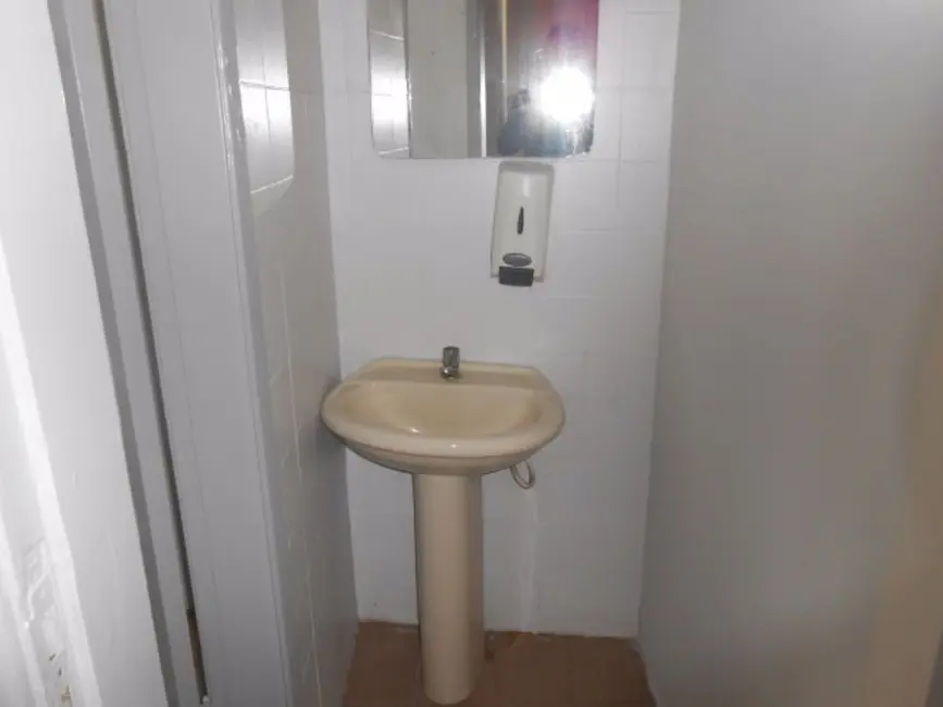 Sala Comercial para alugar, 240m2 em São Cristóvão, Rio De Janeiro - RJ - imagem 6 Foto 6 de Sala Comercial para alugar, 240m2 em São Cristóvão, Rio De Janeiro - RJ