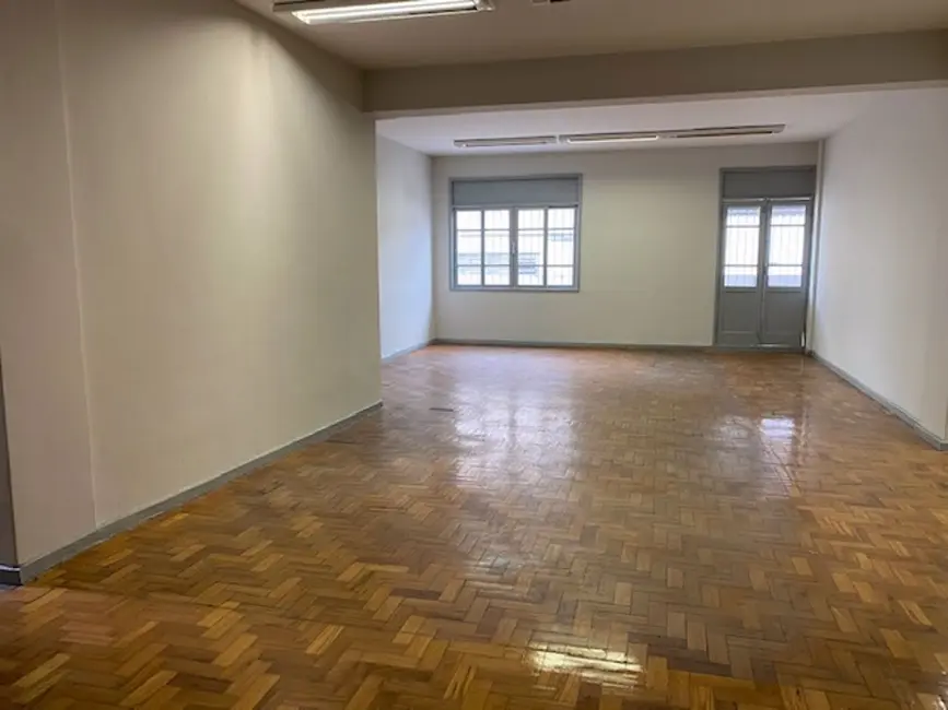 Sala Comercial para alugar, 240m2 em São Cristóvão, Rio De Janeiro - RJ - imagem 8 Foto 8 de Sala Comercial para alugar, 240m2 em São Cristóvão, Rio De Janeiro - RJ