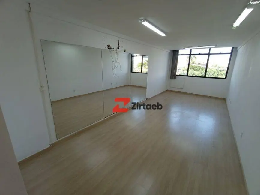 Sala Comercial para alugar, 33m2 em Recreio dos Bandeirantes, Rio De Janeiro - RJ - imagem 1 Foto 1 de Sala Comercial para alugar, 33m2 em Recreio dos Bandeirantes, Rio De Janeiro - RJ